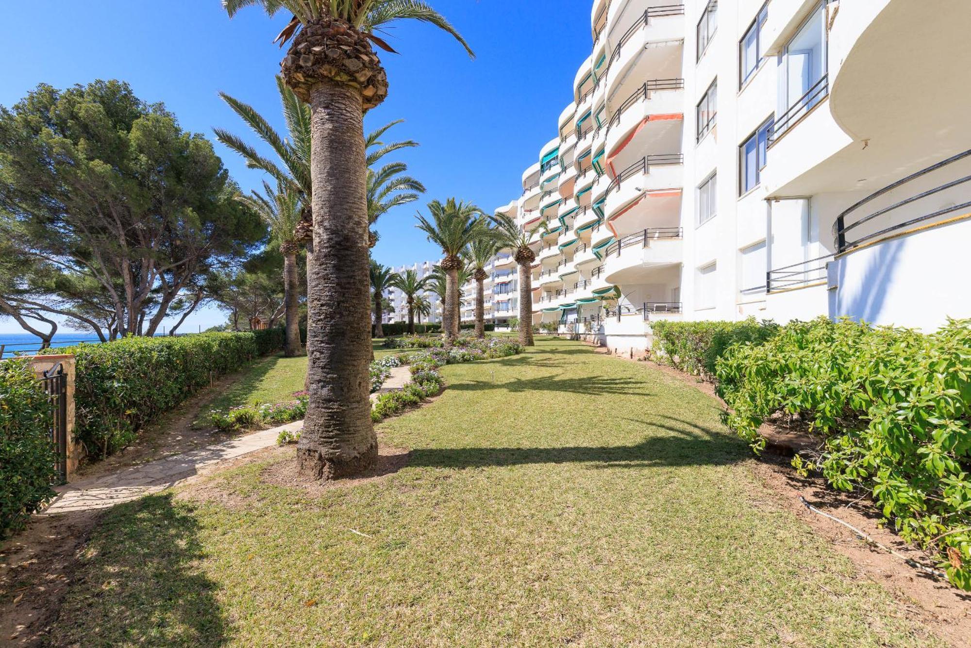 Rentalmar Bahia Palace Miami Playa Exterior photo